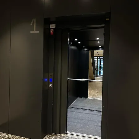 Real Living By Refa Karlin 307 Daire Prag