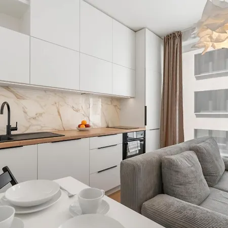 Apartmán Real Living By Refa Karlin 307 *